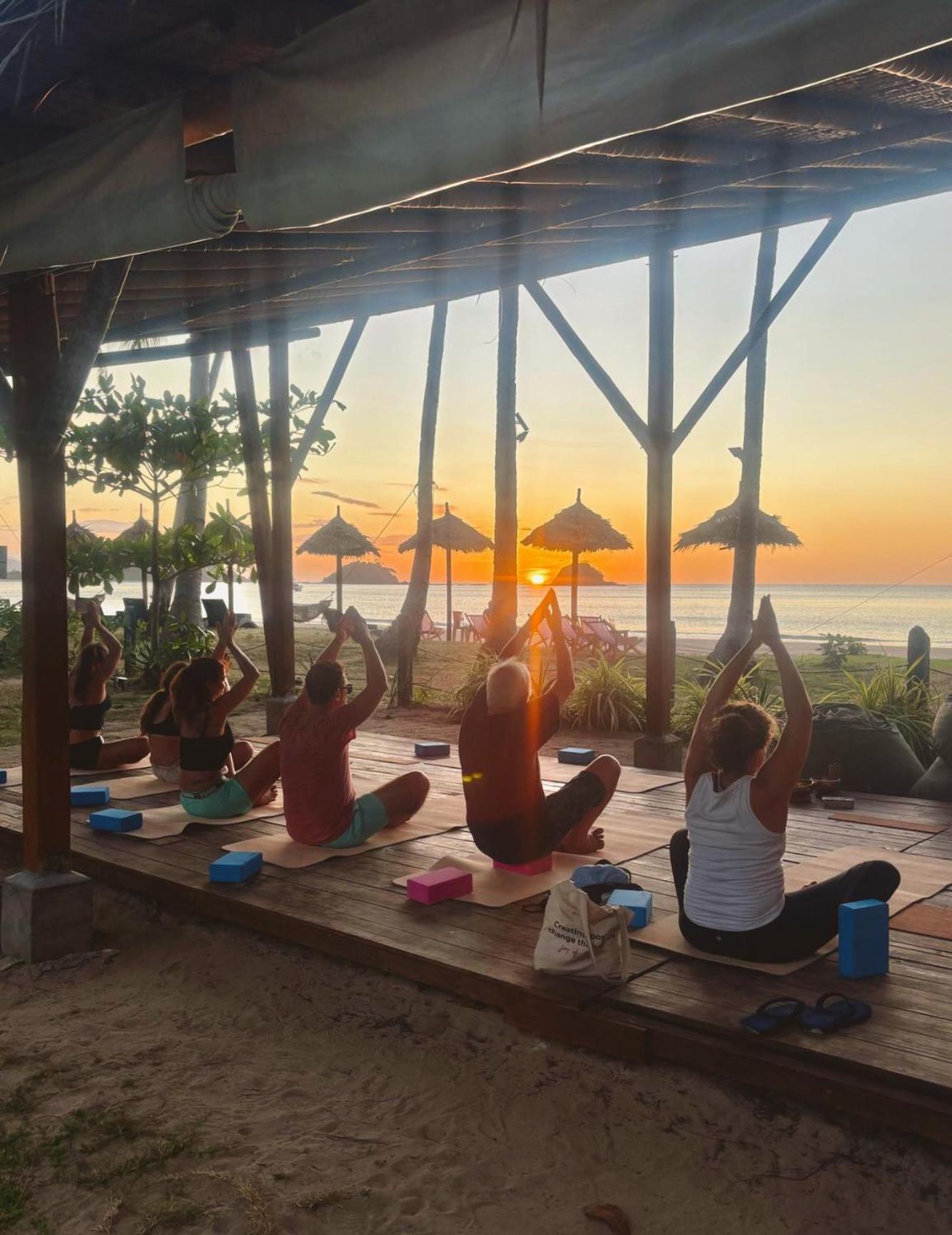 Eco Sanctuaries Nature Lodge Nacpan Beach, Ел Нидо Екстериор снимка